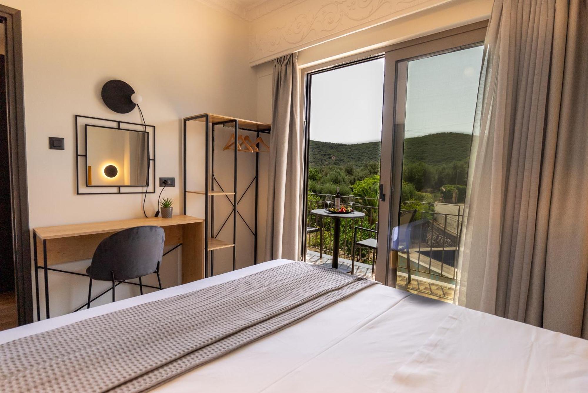 Ithaca Residence Вати Екстериор снимка